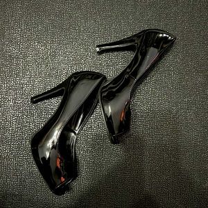 Patent Leather heel size 7